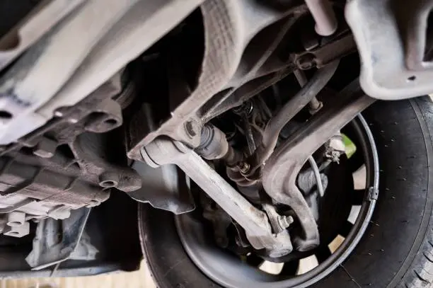 Nihai Kılavuz: Jetta 4, Golf 4/GTI) Ön Sallanma Çubuğu Burcunun Değiştirilmesi veya Yağlama Eğitimi